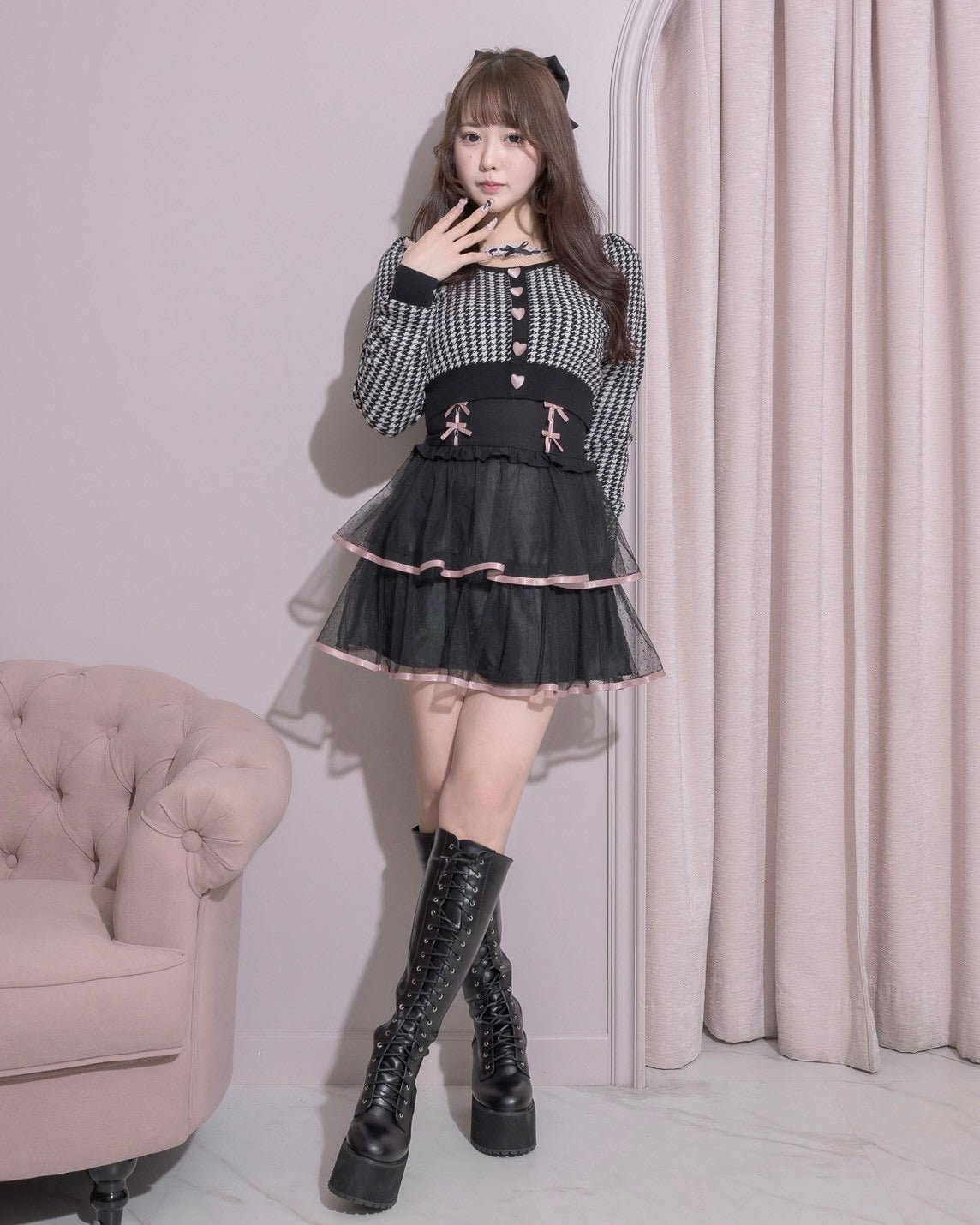 モデル身長:157cm/着用カラー:ブラック×ピンク