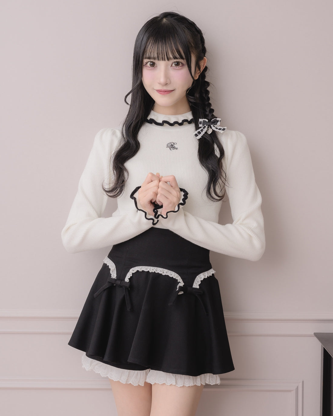 モデル身長：157cm/着用カラー:ブラック