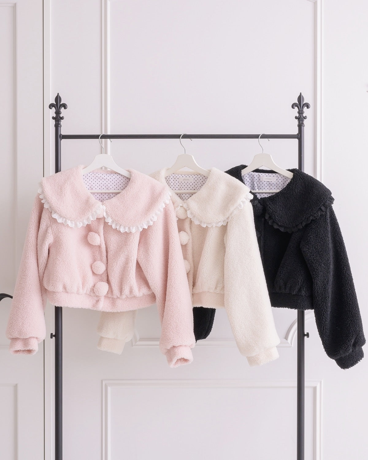 フリルカラーショートボアコート