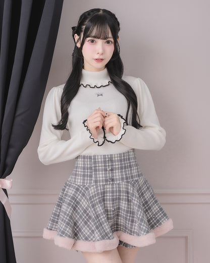 モデル身長：155cm/着用カラー：ホワイト×ブラック