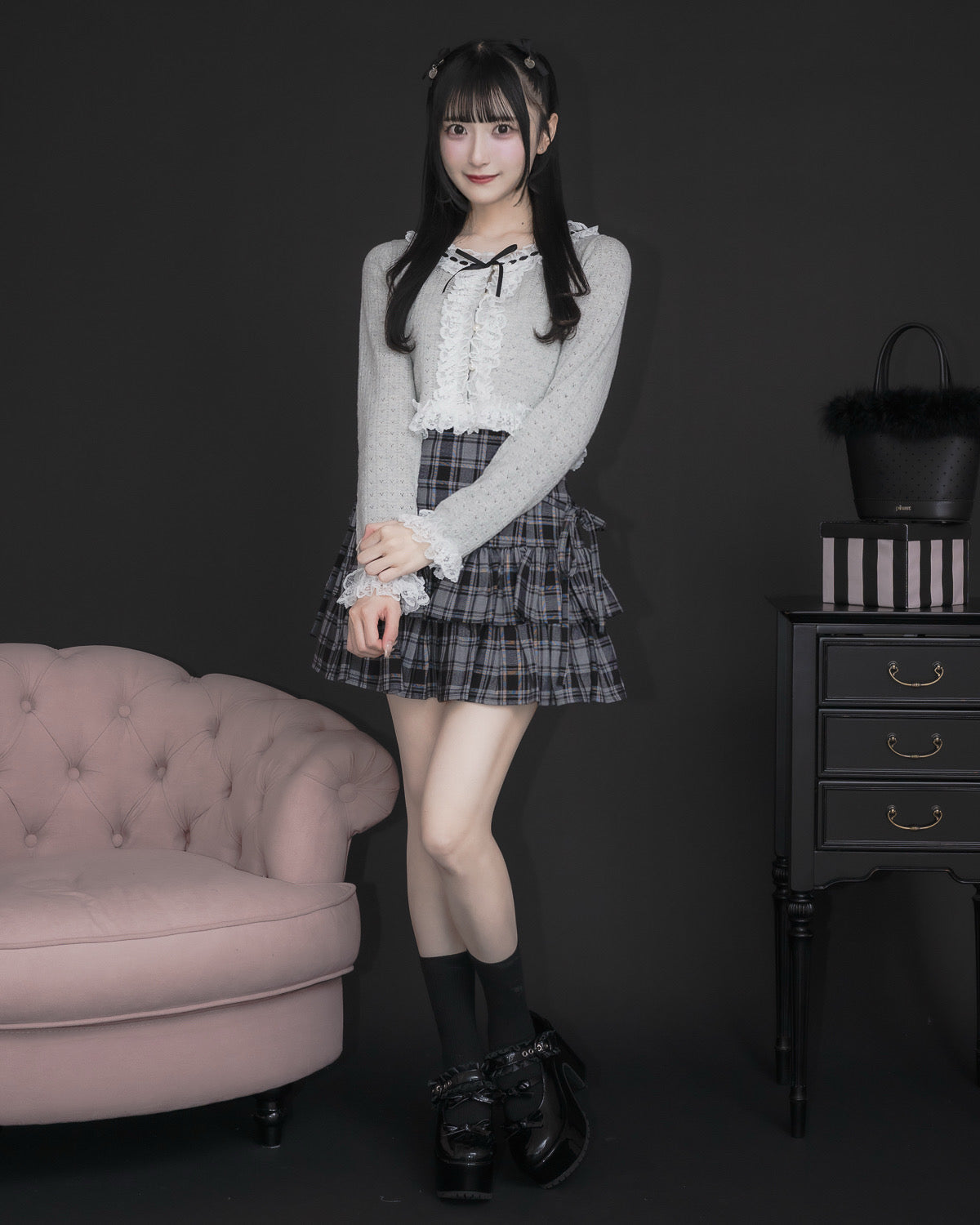 pium レースフリルエナメルパンプス レースフリルエナメルパンプス – pium