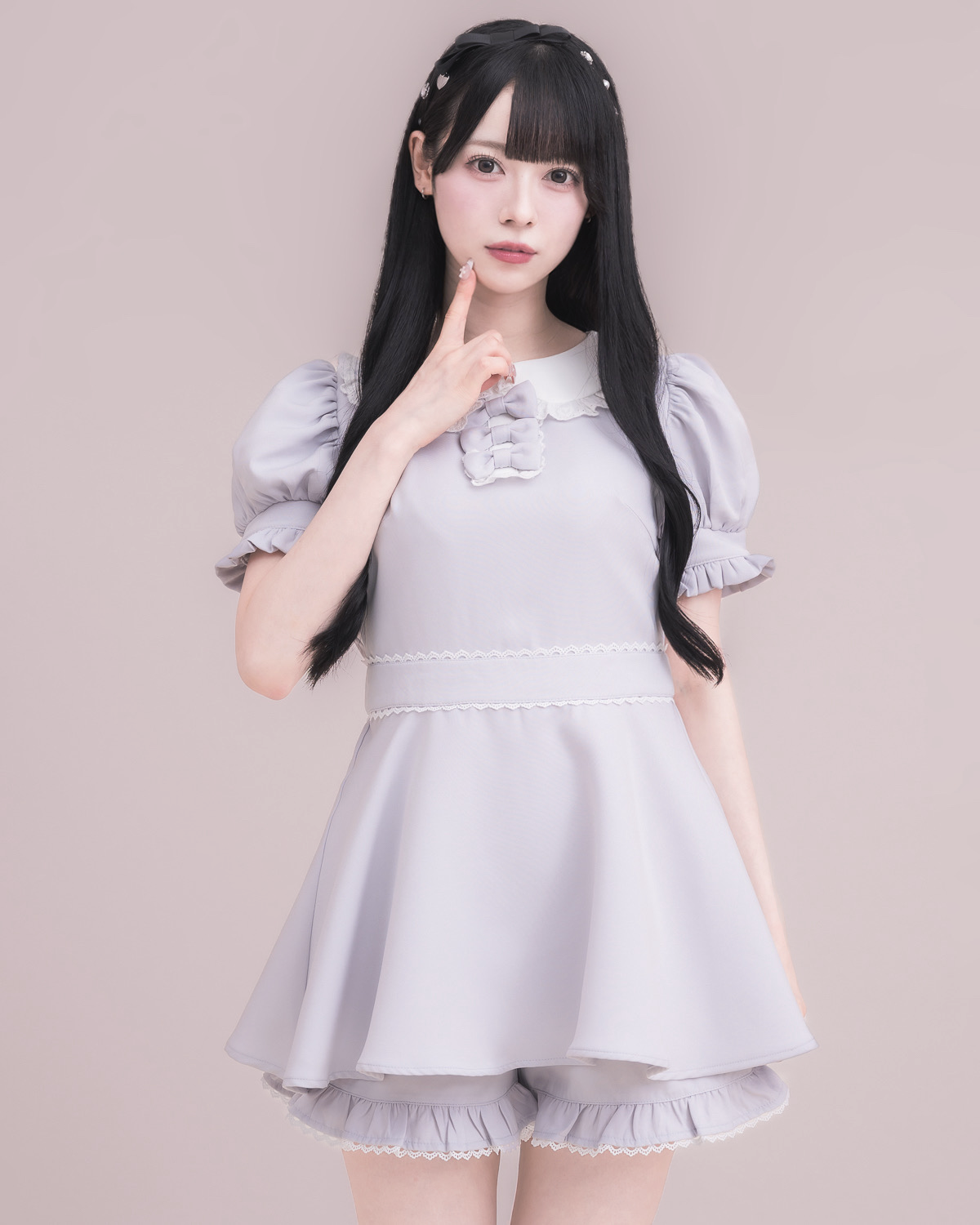 モデル身長:155cm/着用カラー : ブルーグレー