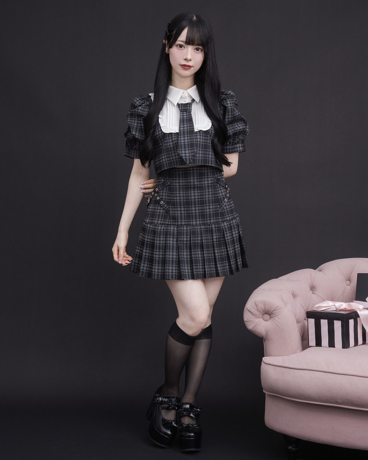 モデル身長:155cm/着用カラー:ブラックチェック