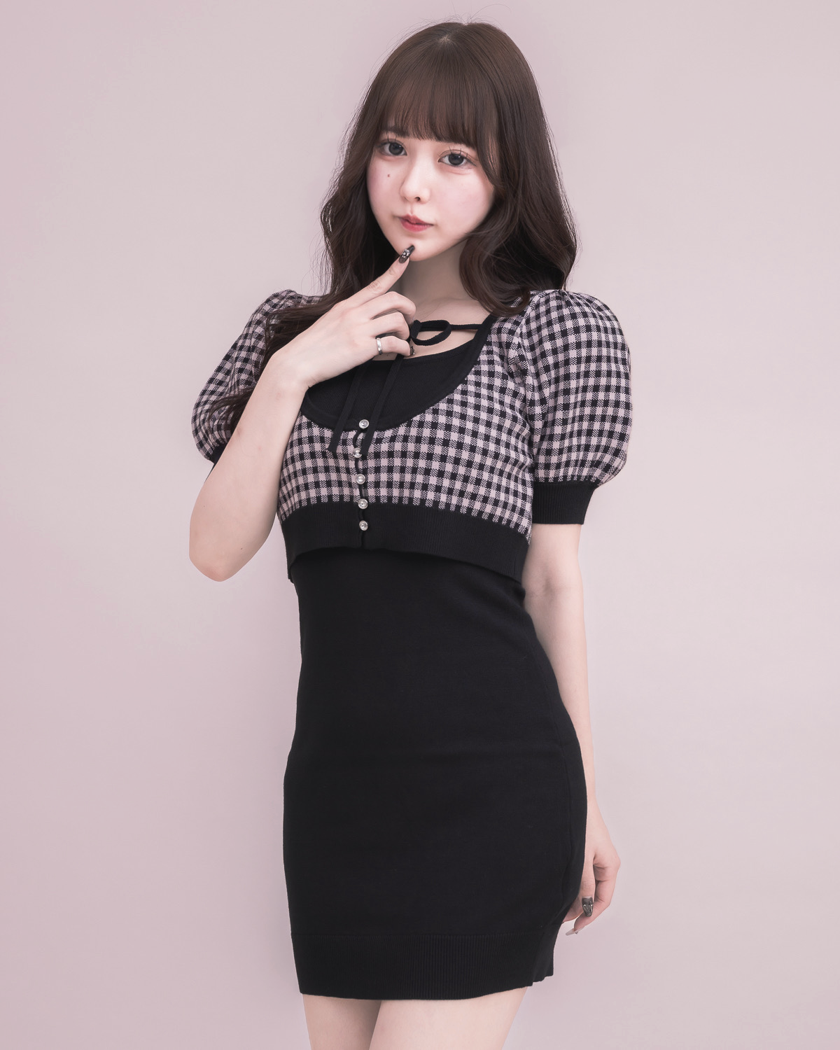 モデル身長:157cm/着用カラー:ブラック×ピンク