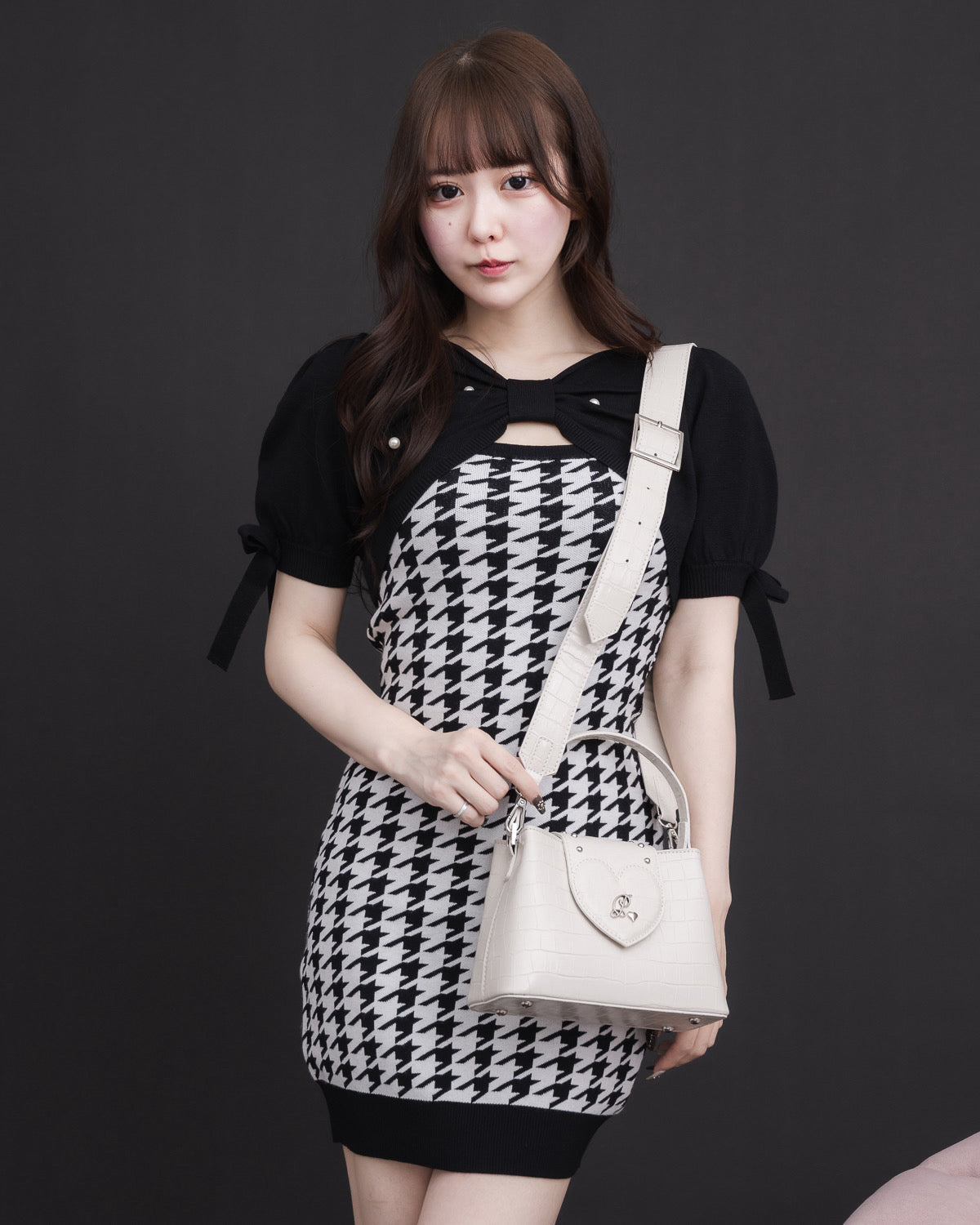 カラー:アイボリー