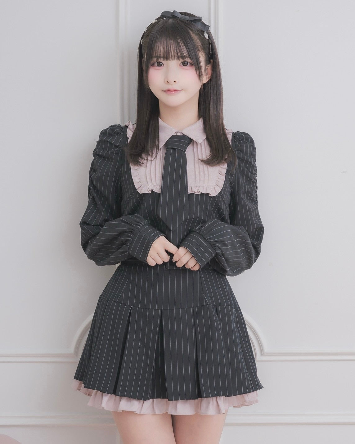 モデル身長：158cm/着用カラー:ブラックストライプ