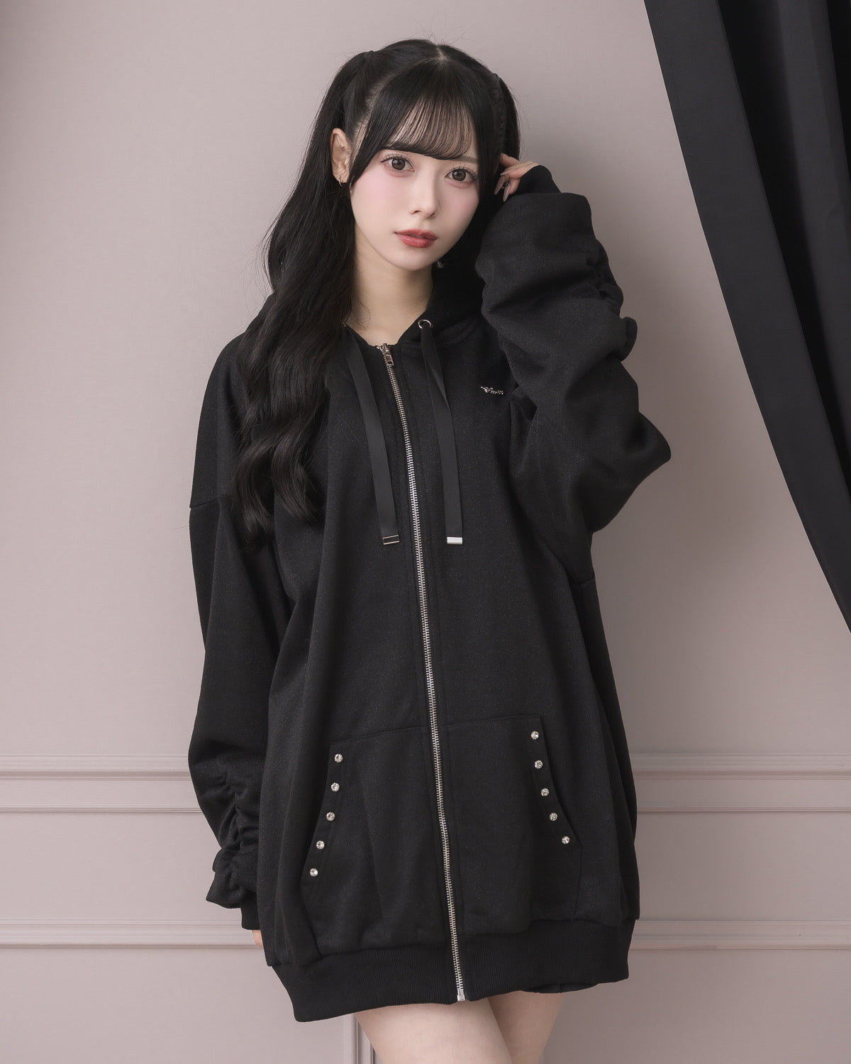 モデル身長：155cm/着用カラー:ブラック