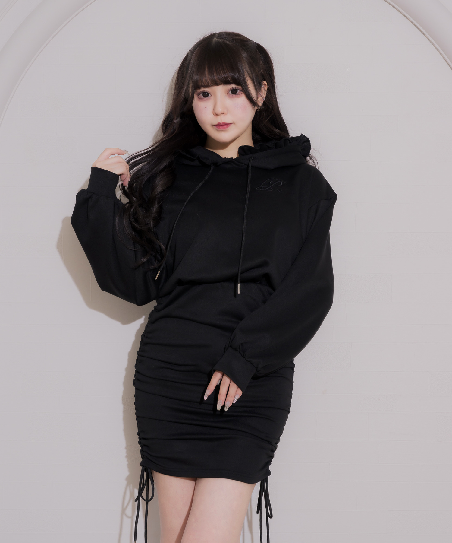 フードフリルスウェットミニワンピース