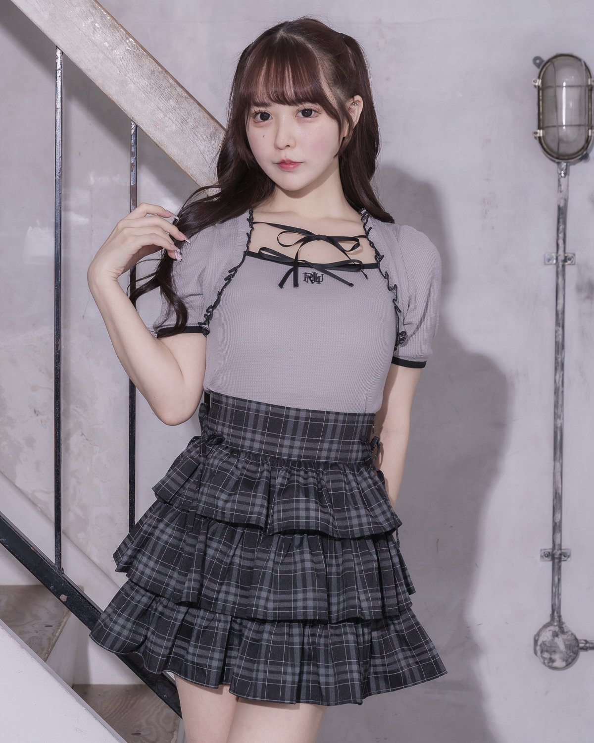 モデル身長：157cm/着用カラー : グレー