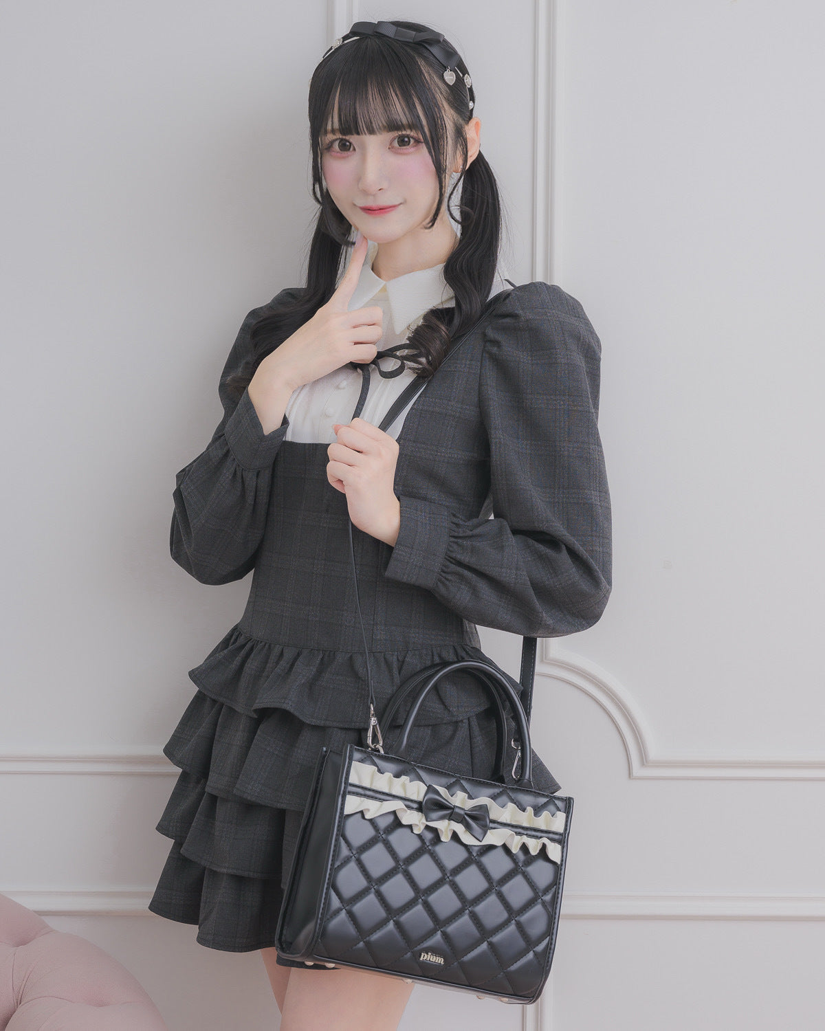 カラー：ブラック×ホワイト