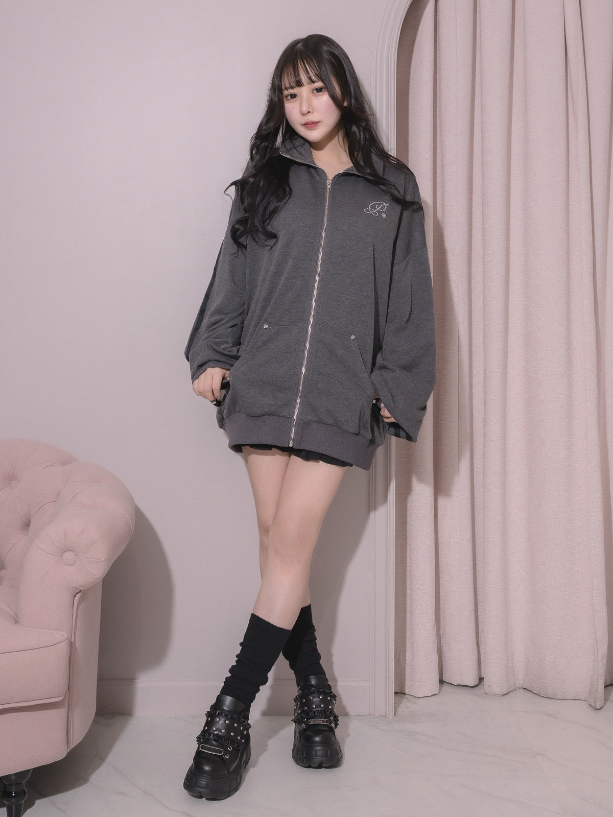 モデル身長:157cm/着用カラー:チャコール