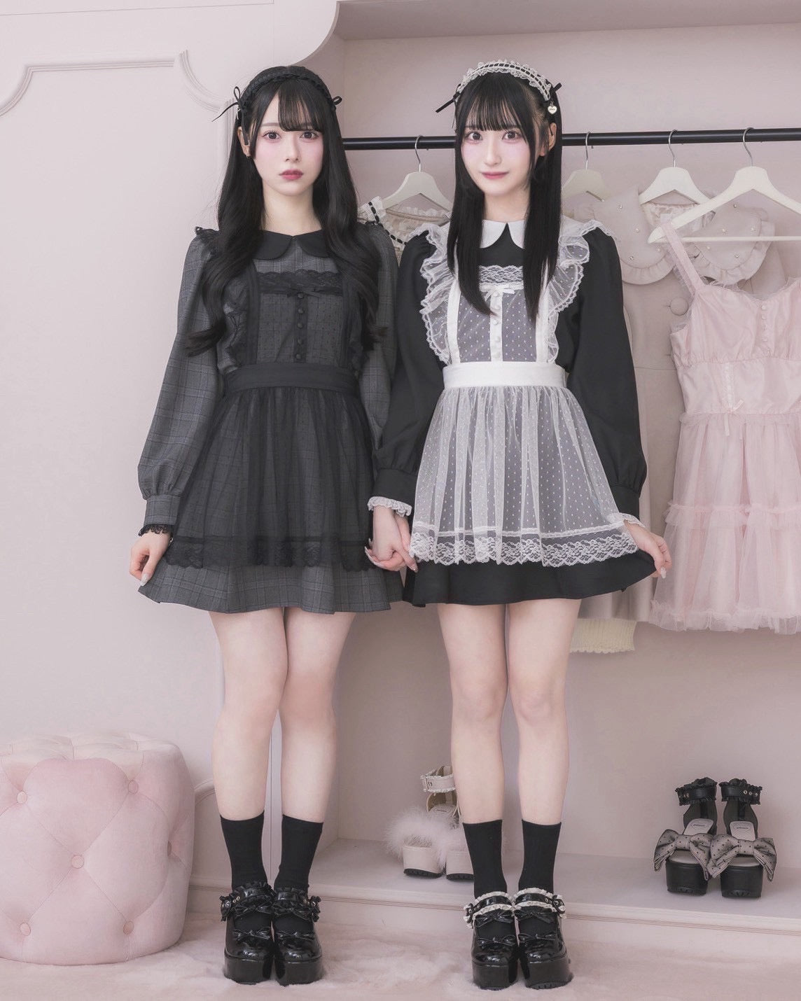 (左)モデル身長:155cm/着用カラー:ブラックチェック(右)モデル身長:157cm/着用カラー:ブラック