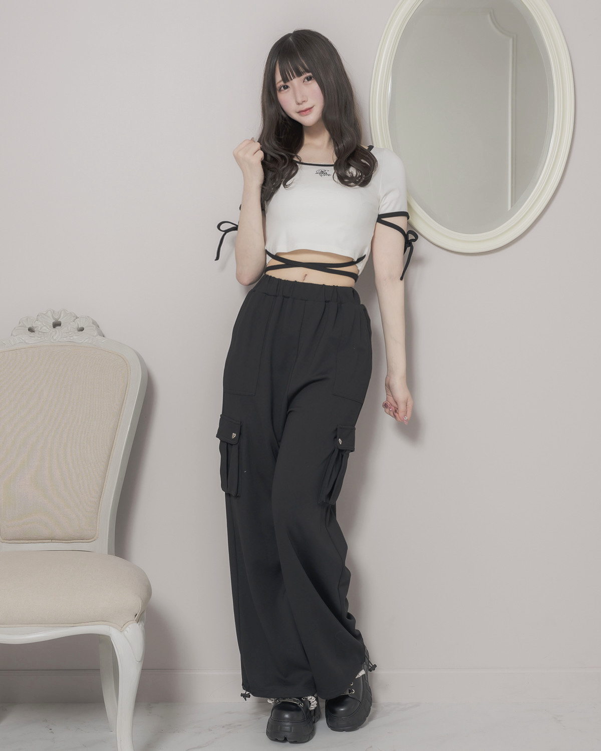 モデル身長:160cm/着用カラー:ホワイト×ブラック