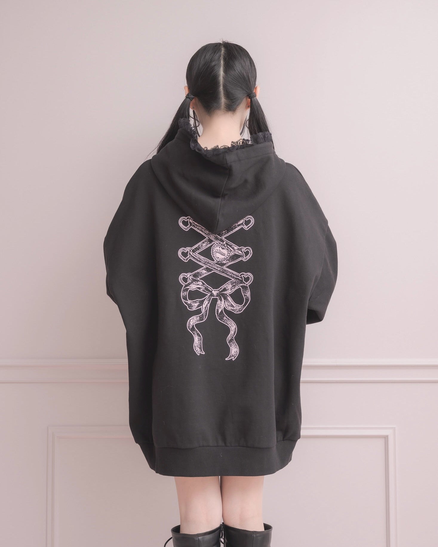 モデル身長：157cm/着用カラー:ブラック