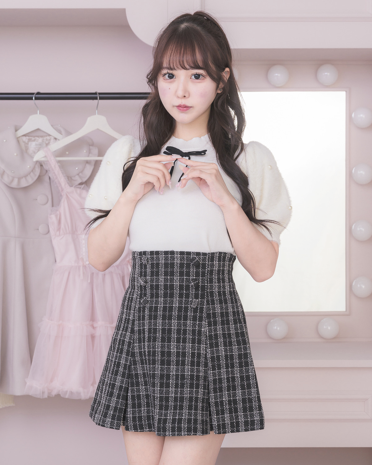 モデル身長:157cm/着用カラー:ホワイト×ブラック