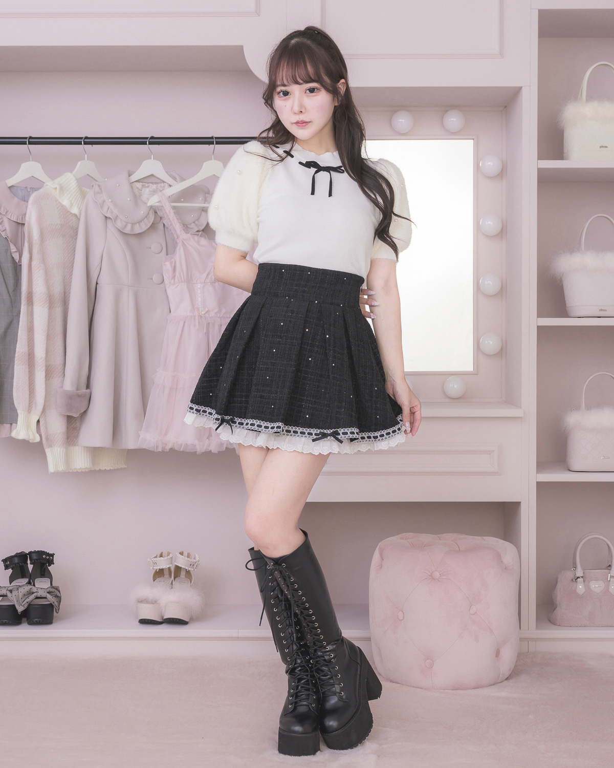 モデル身長:157cm/着用カラー:ホワイト×ブラック