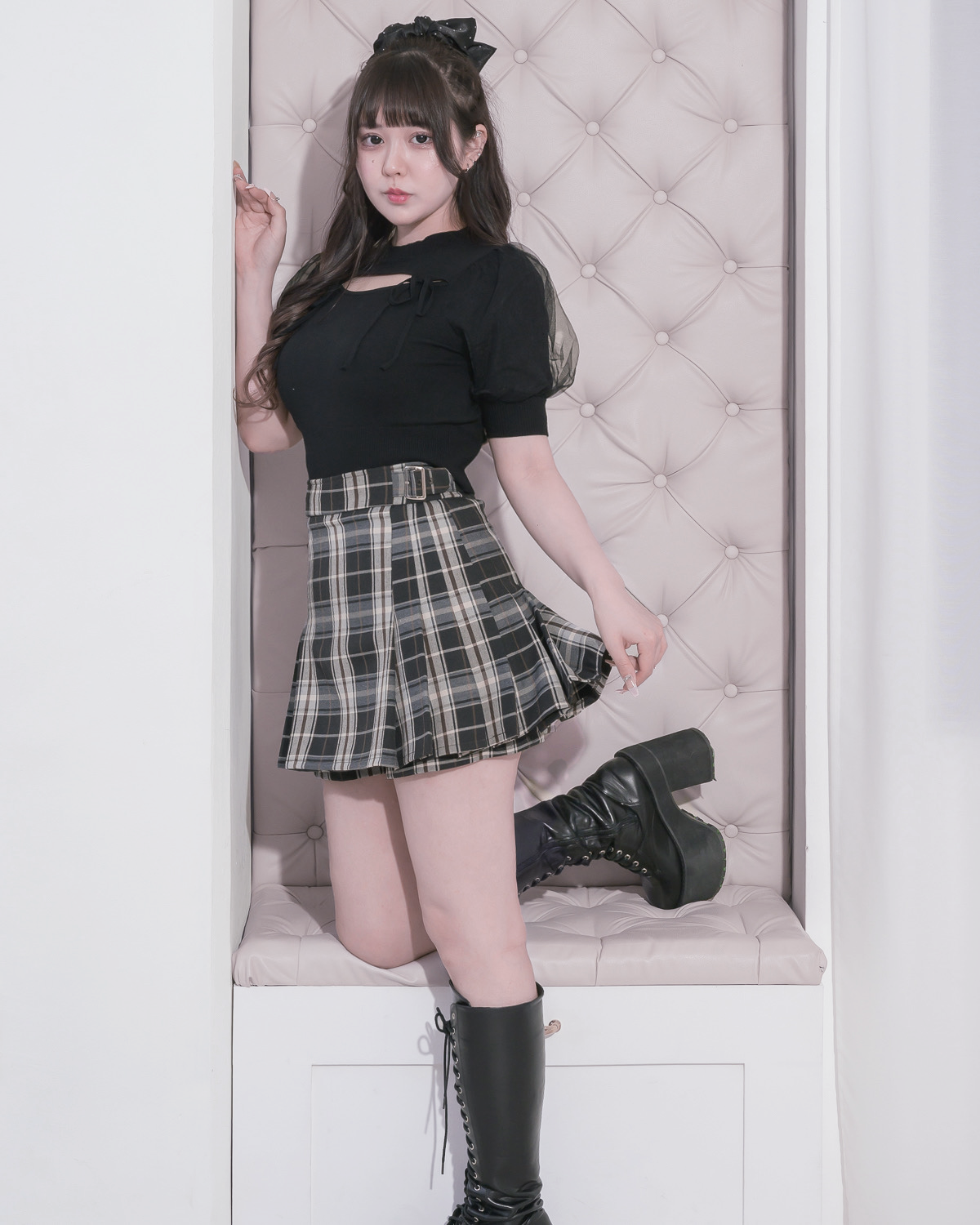 カットアウトチュールスリーブニット