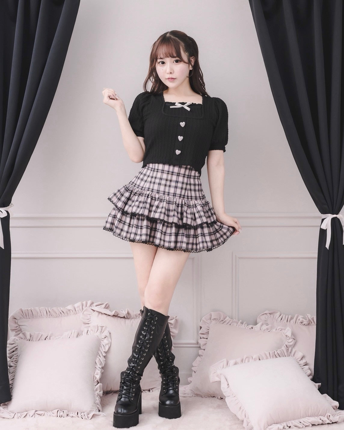 モデル身長：157cm/着用カラー：ブラック×ピンク