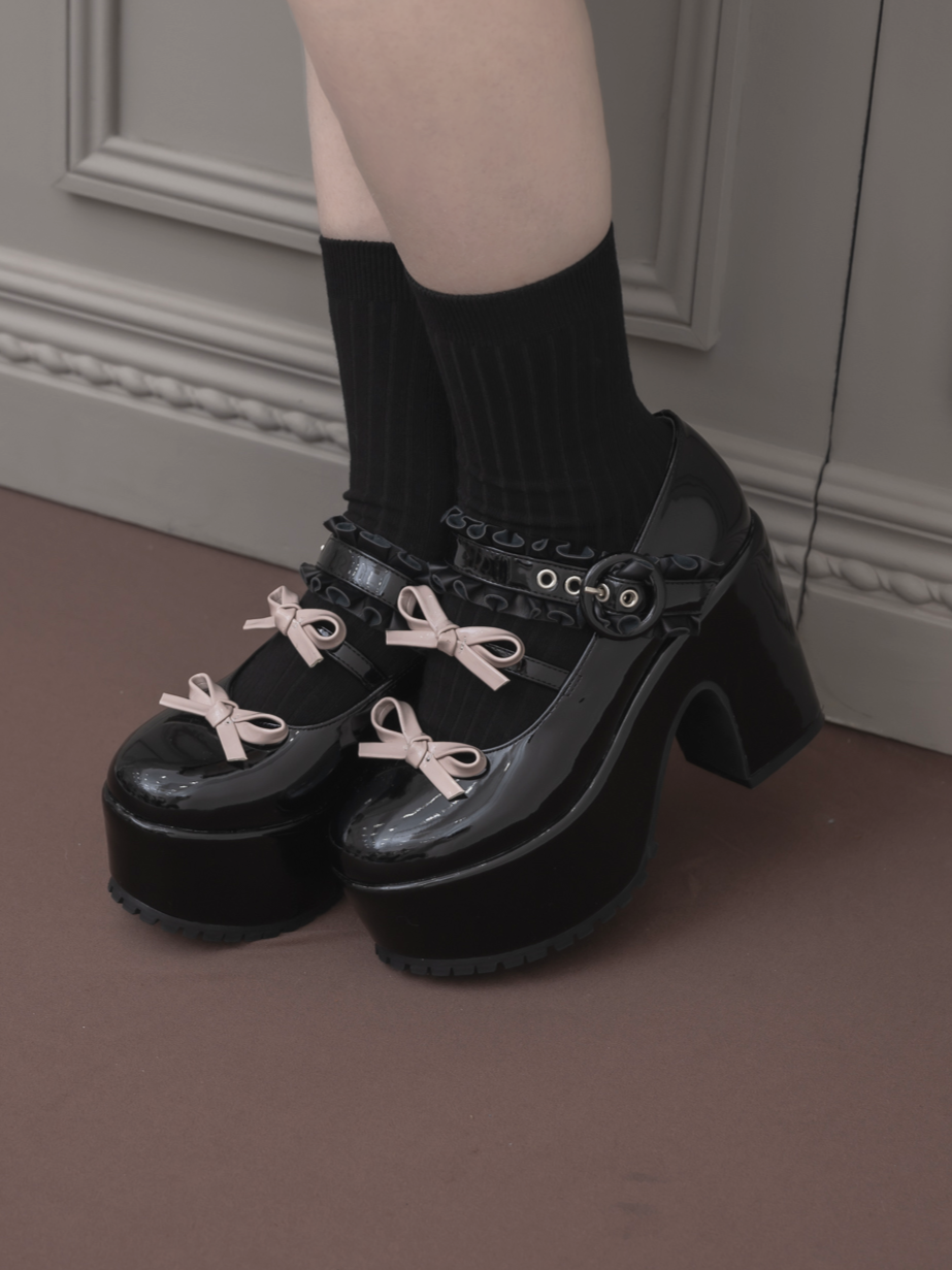 ダブルリボンエナメルパンプス