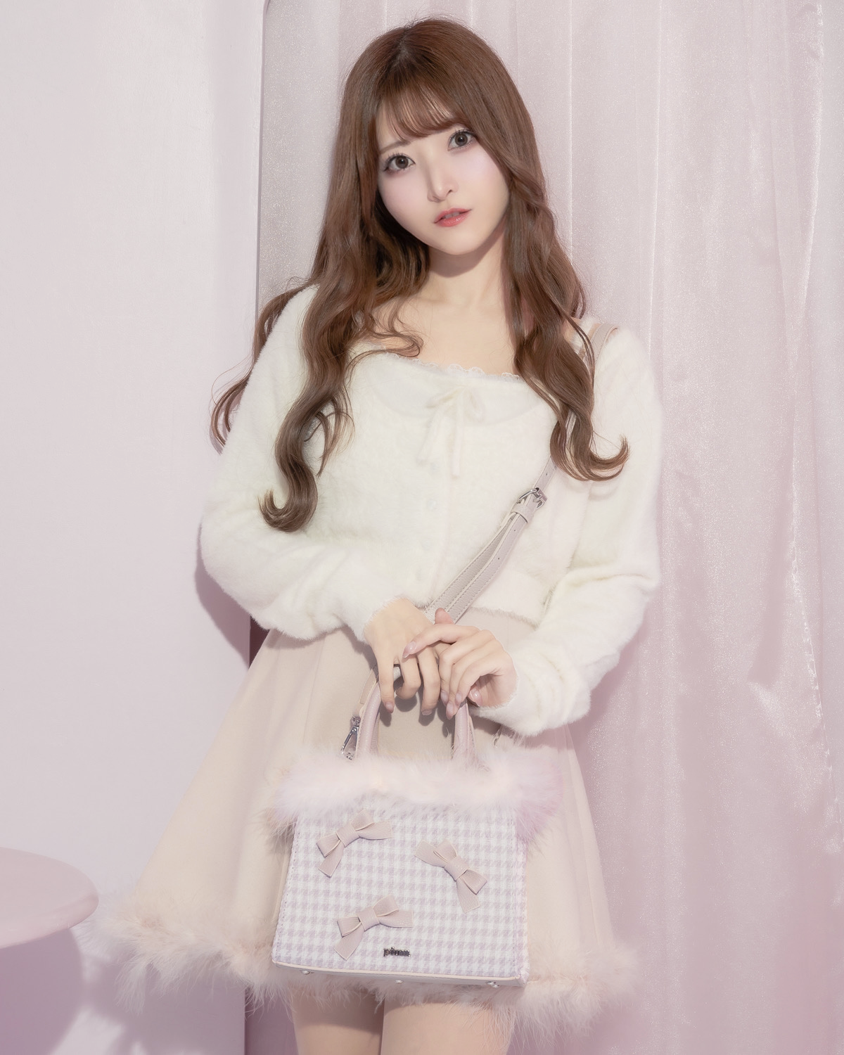 モデル身長:151cm/着用カラー:ホワイト