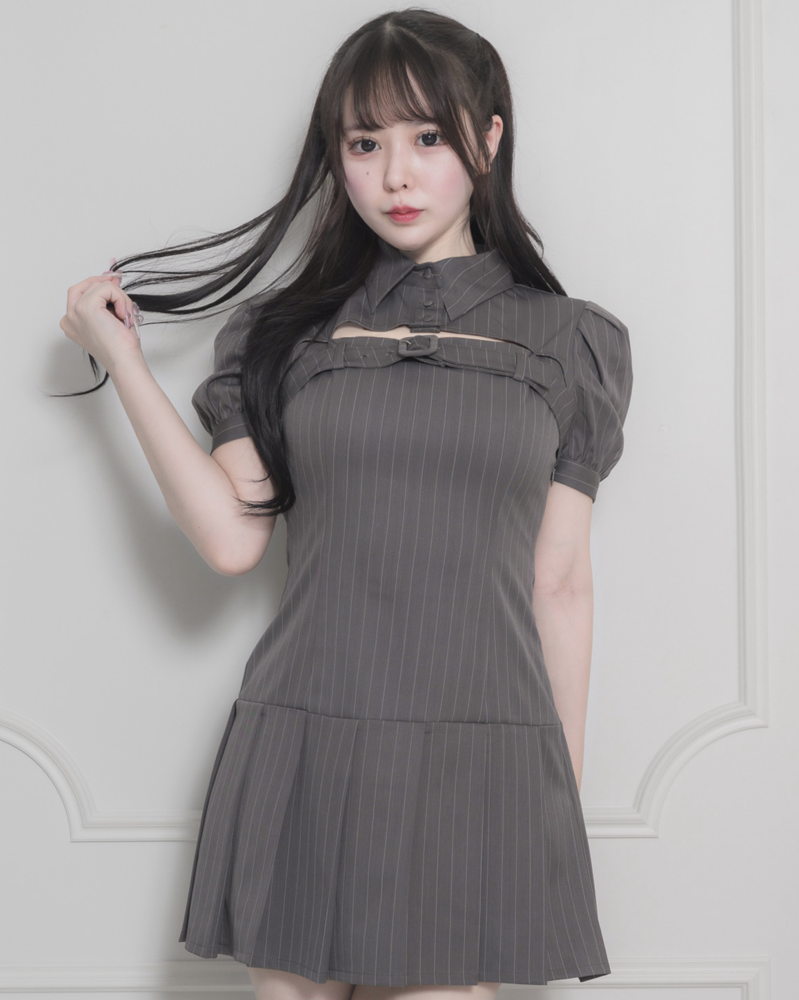 pium ベルトストライプワンピース チャコール ベルトストライプワンピース – pium