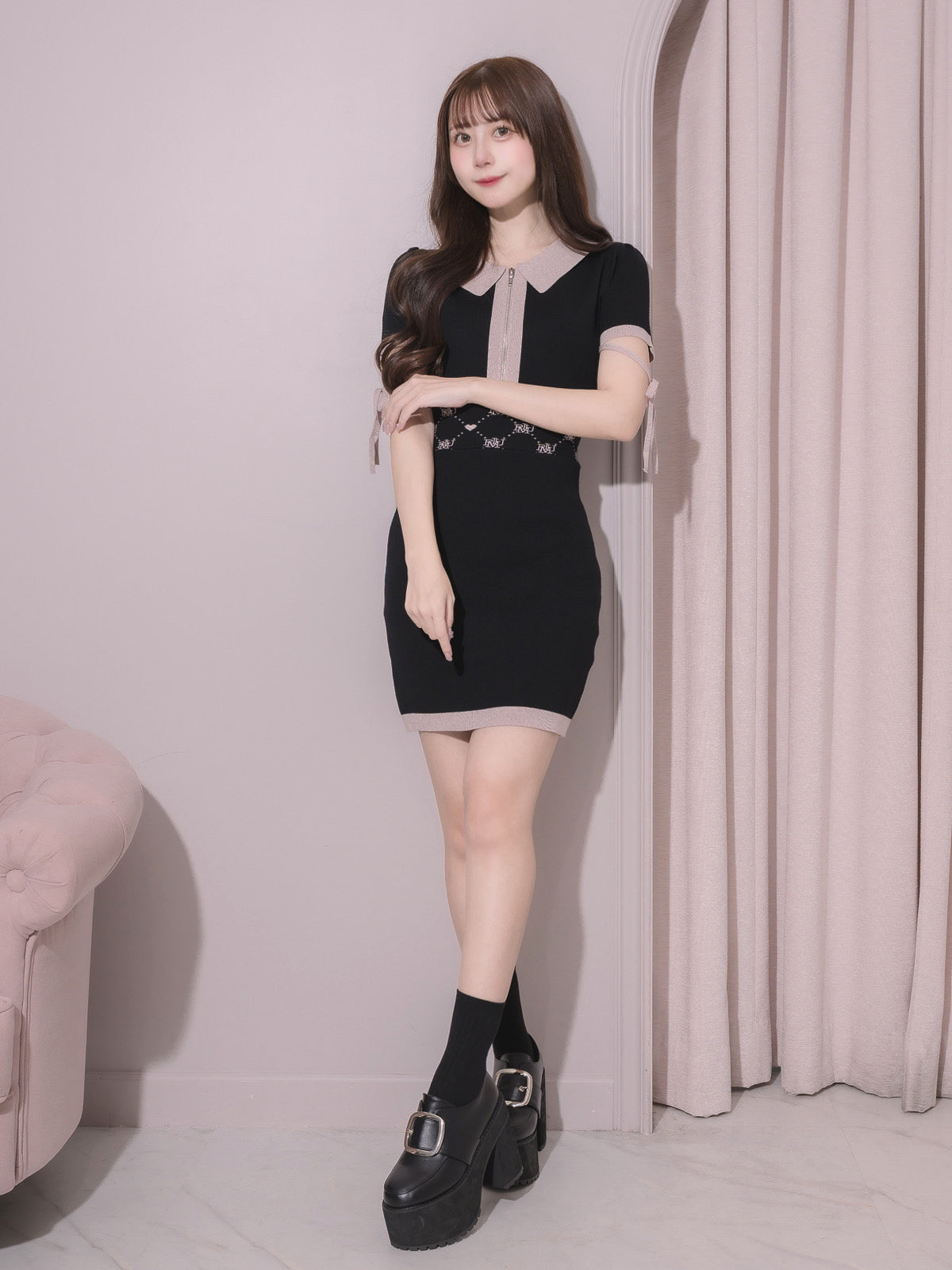 モデル身長:159cm/着用カラー:ブラック