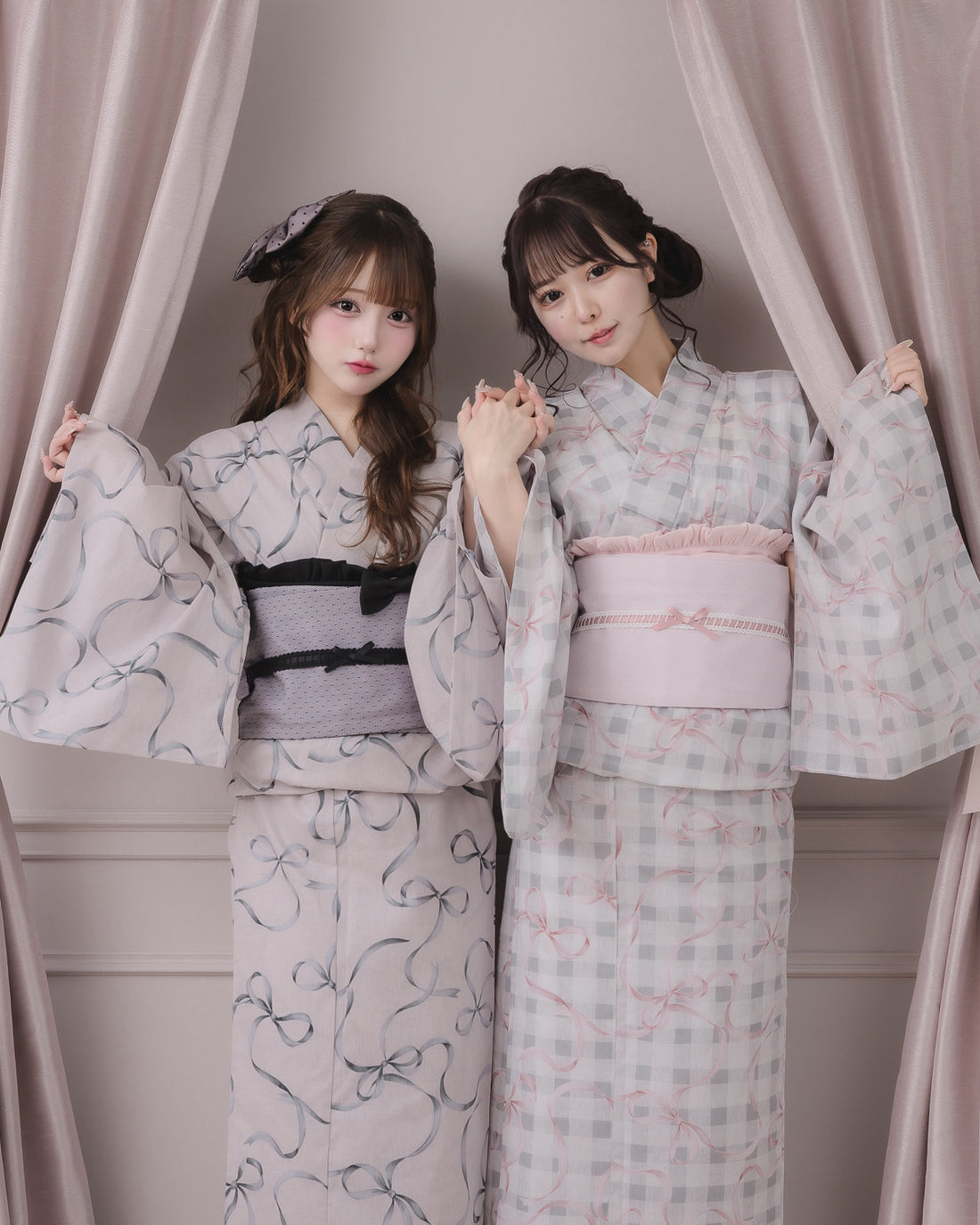 （左）モデル身長：160cm/着用カラー:ブラック（右）モデル身長：157cm/着用カラー:グレー