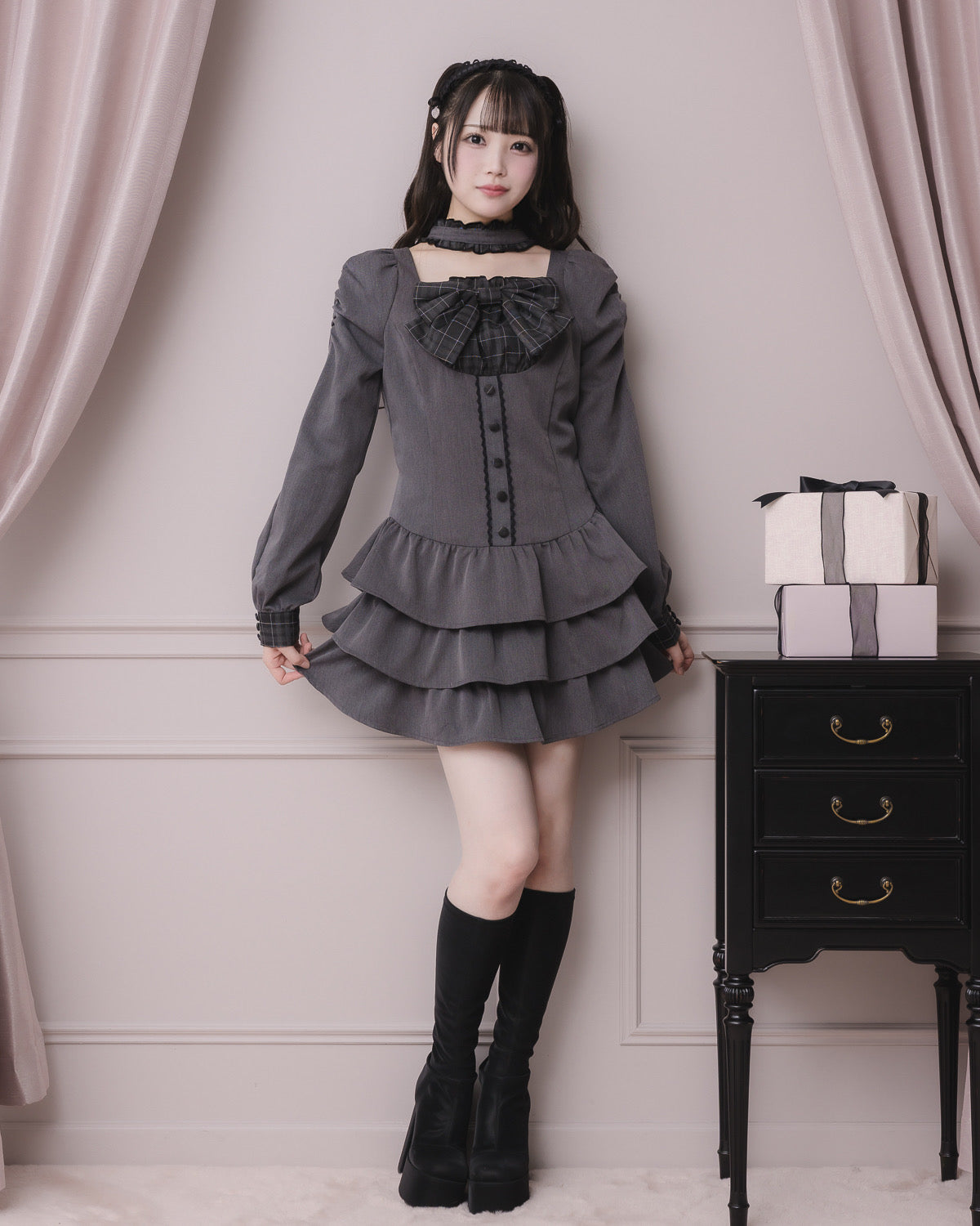 フロントリボンチョーカーティアードミニワンピ – pium