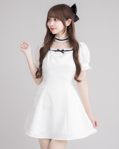 チョーカー付きコットンフリルドールワンピース – pium チョーカー付きコットンフリルドールワンピース – pium