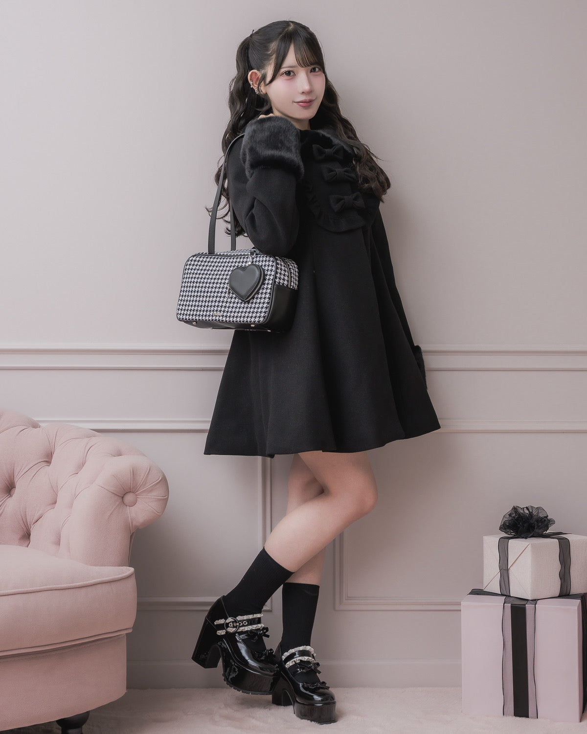 モデル身長:152cm/着用カラー:ブラック