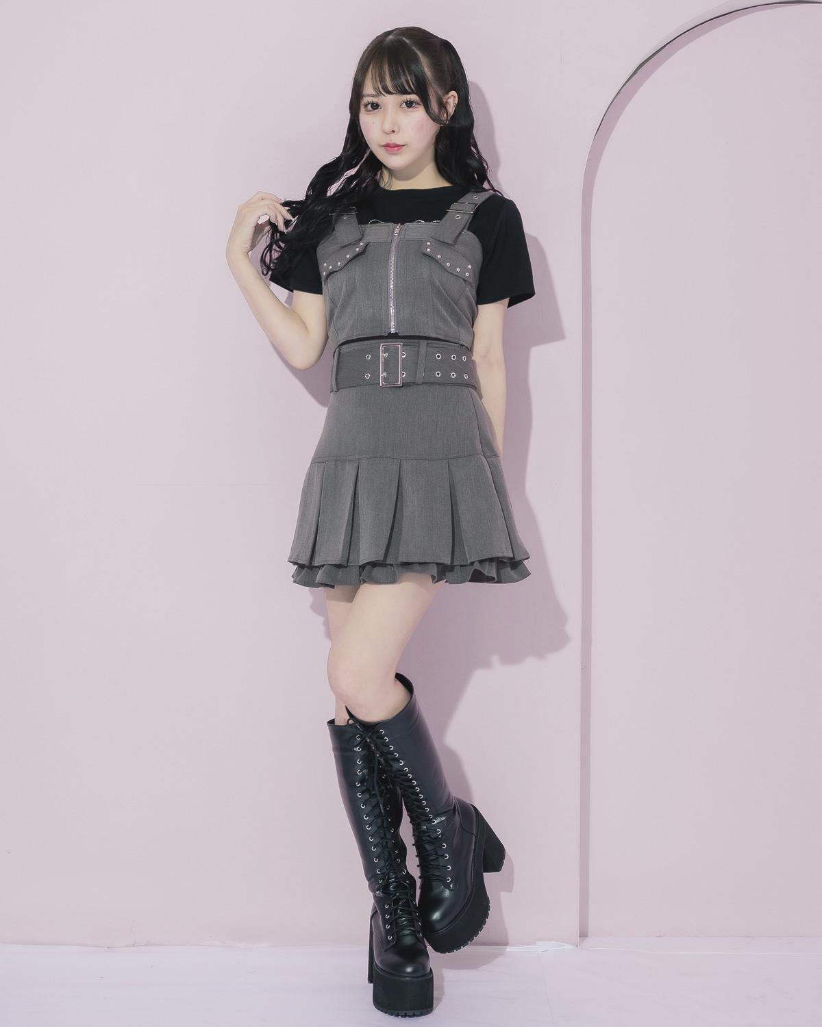 モデル身長:157cm/着用カラー : チャコール