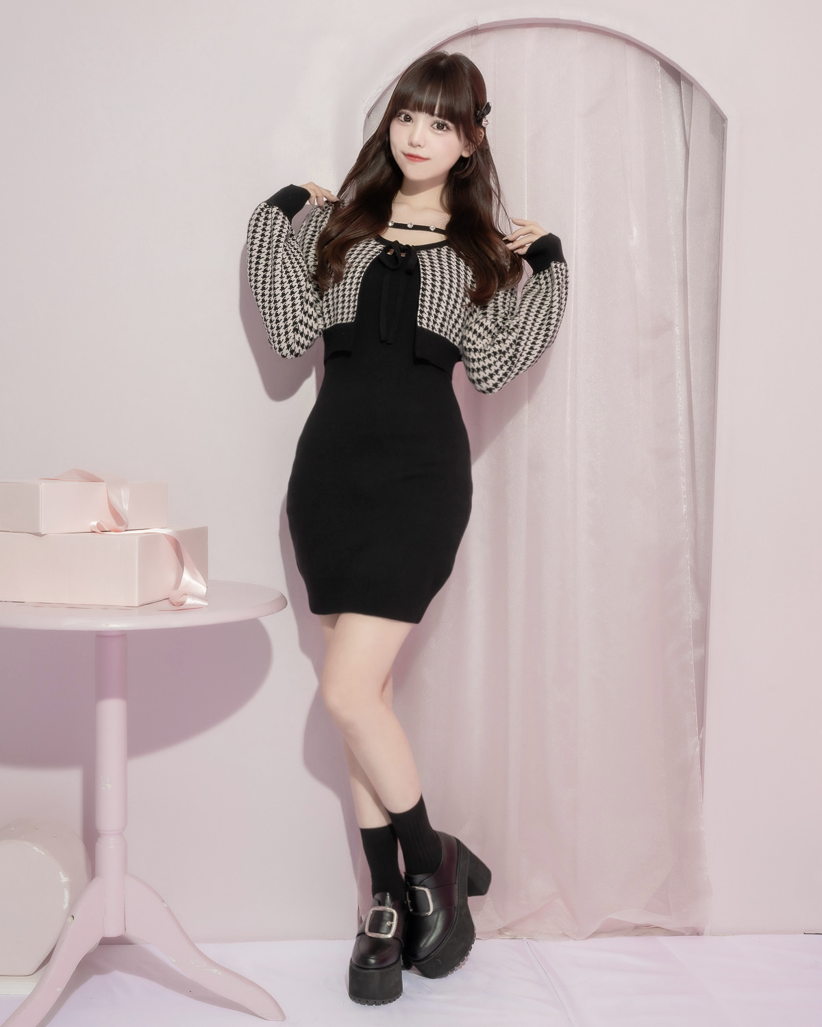 モデル身長:163cm/着用カラー:ブラック×ピンク