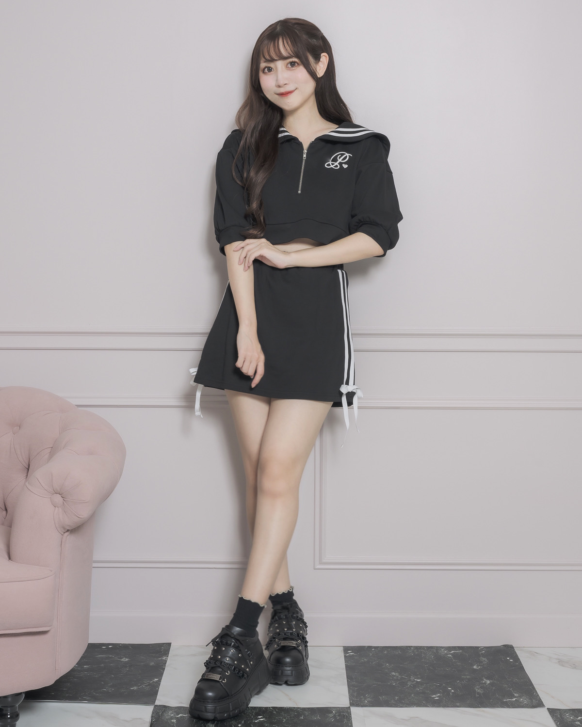モデル身長:159cm/着用カラー:ブラック