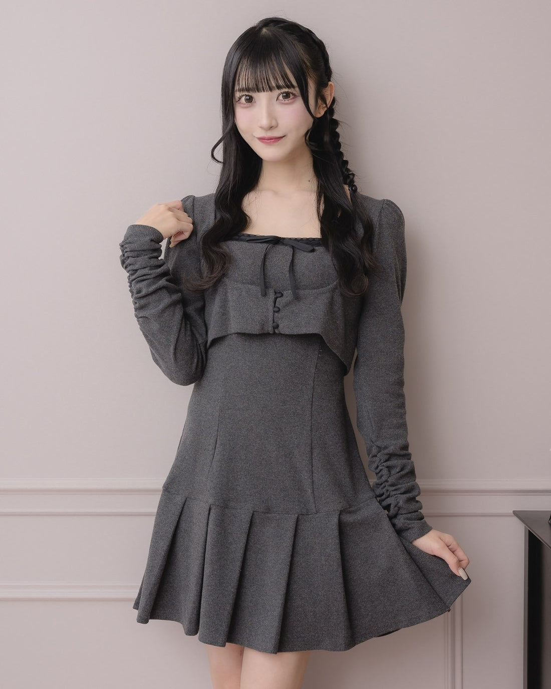 モデル身長：157cm/着用カラー:チャコール