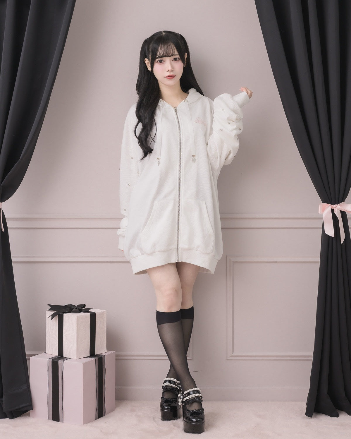 モデル身長：155cm/着用カラー:ホワイト