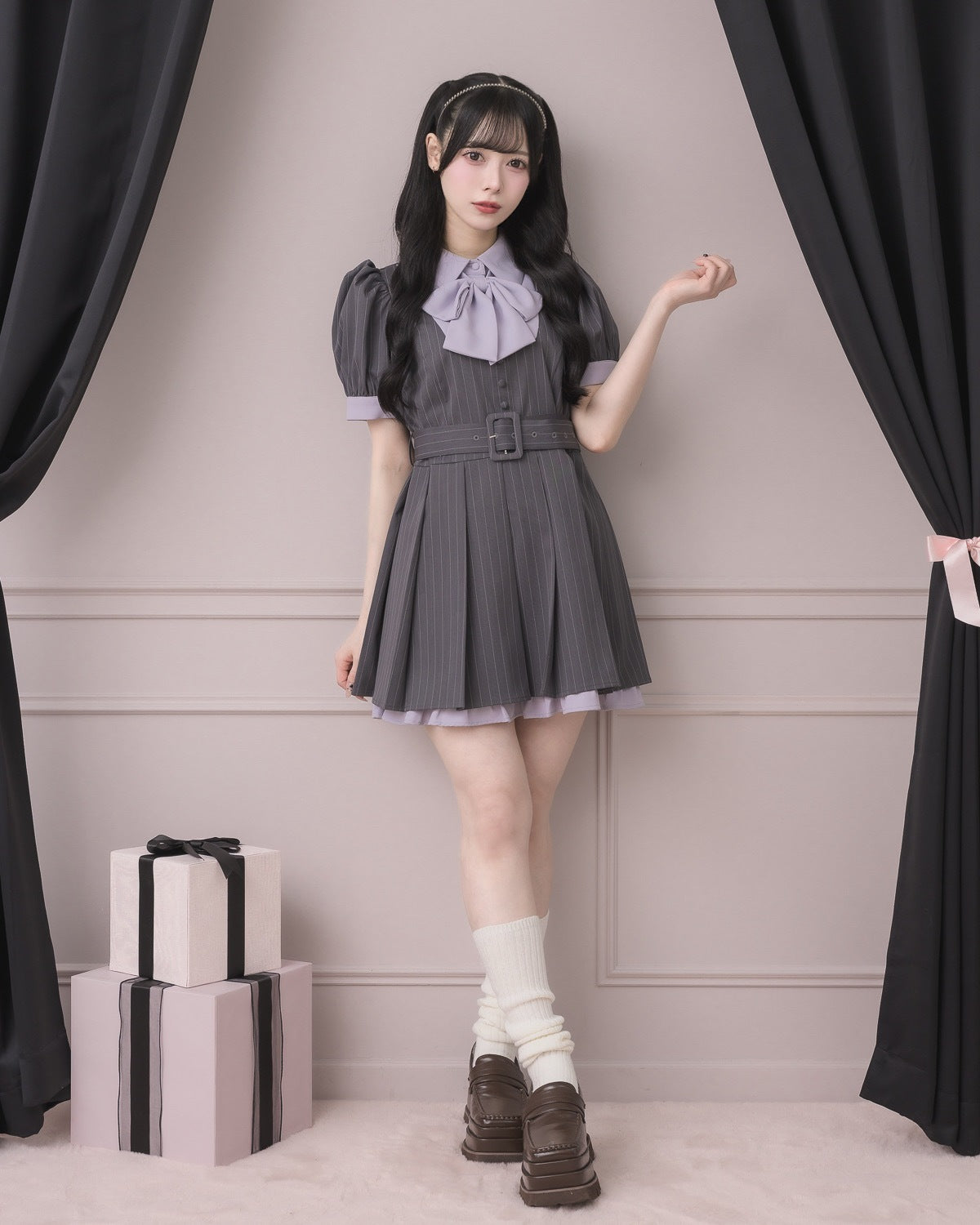 リボンタイ付きプリーツミニワンピース – pium