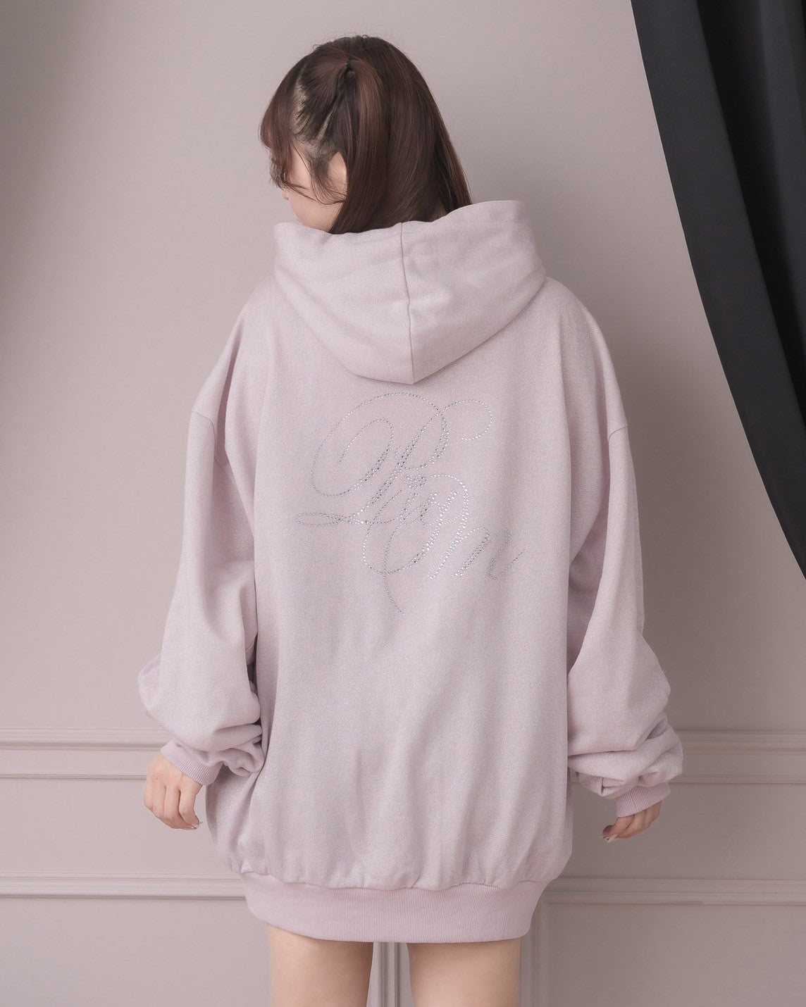 pium ビジュープリントラメジップパーカー ピンク ビジュープリントラメジップパーカー – pium