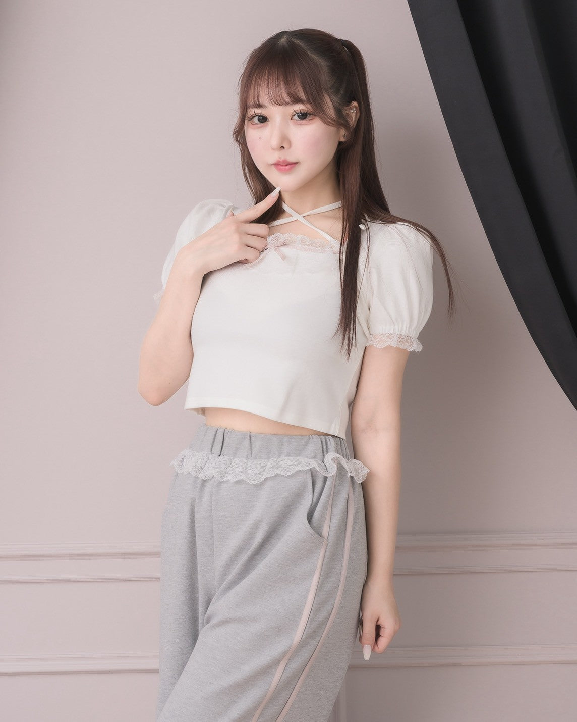 モデル身長：157cm/着用カラー:ホワイト×グレー
