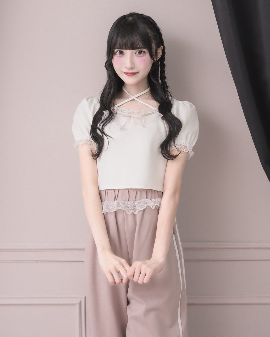 モデル身長：157cm/着用カラー:ホワイト×ピンク