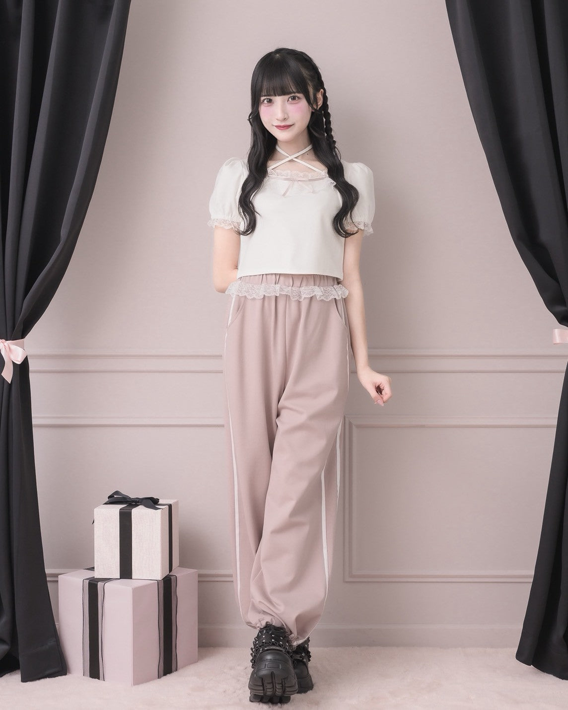 モデル身長：157cm/着用カラー:ホワイト×ピンク