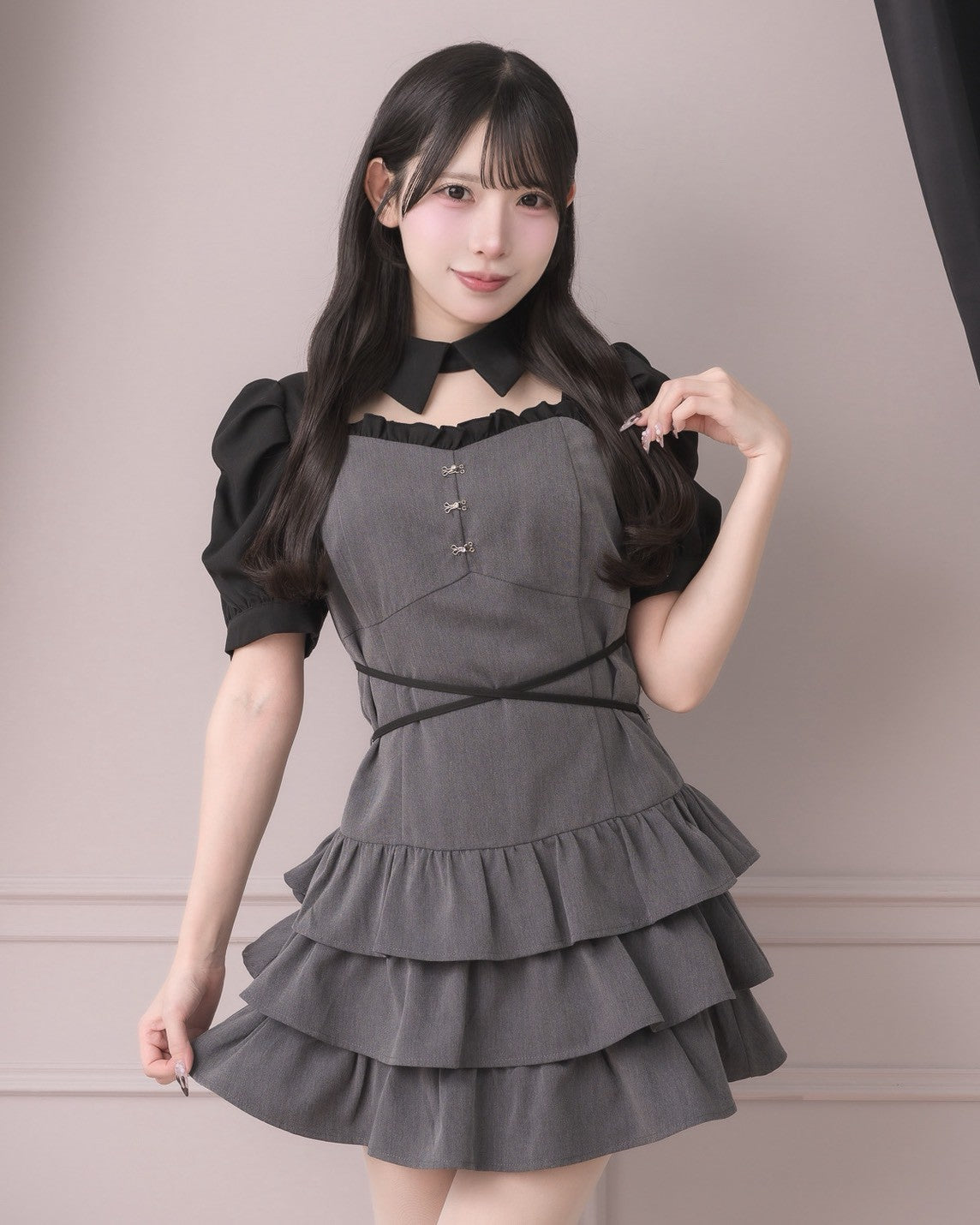 カットアウトクロスティアードワンピース – pium