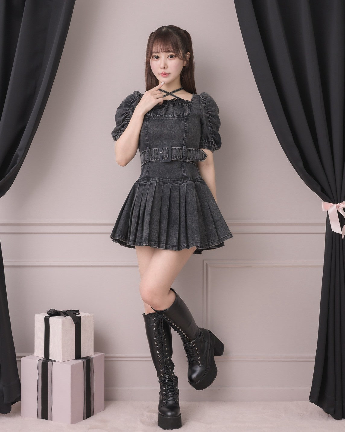 ヨーク切替ベルト付きプリーツミニワンピース – pium