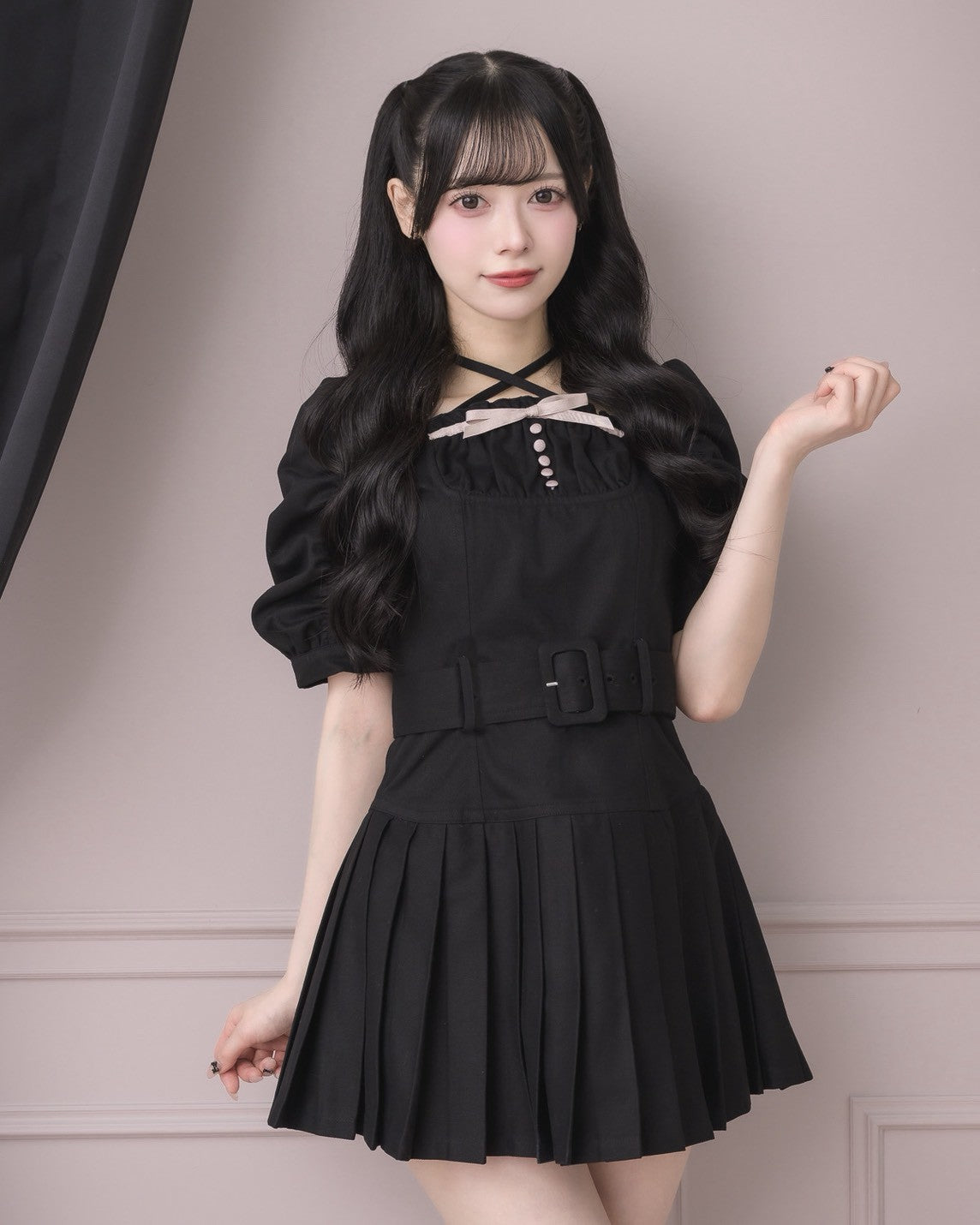 ヨーク切替ベルト付きプリーツミニワンピース – pium