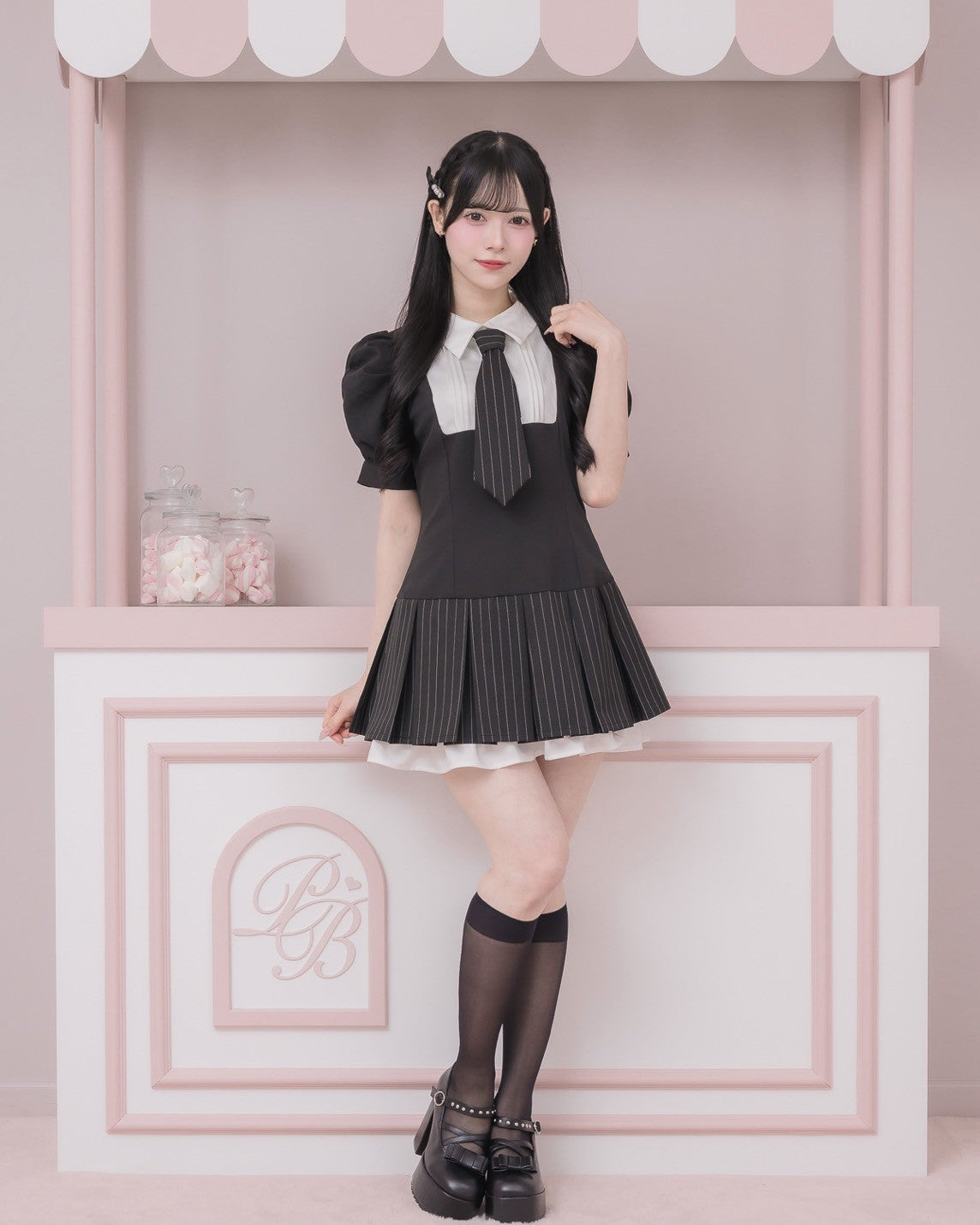 モデル身長：155cm/着用カラー:ブラック×ストライプ