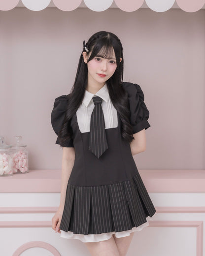 モデル身長：155cm/着用カラー:ブラック×ストライプ