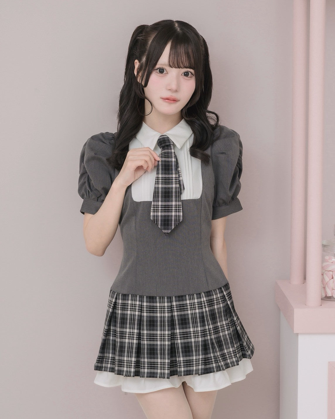 モデル身長：160cm/着用カラー:チャコール×ブラックチェック