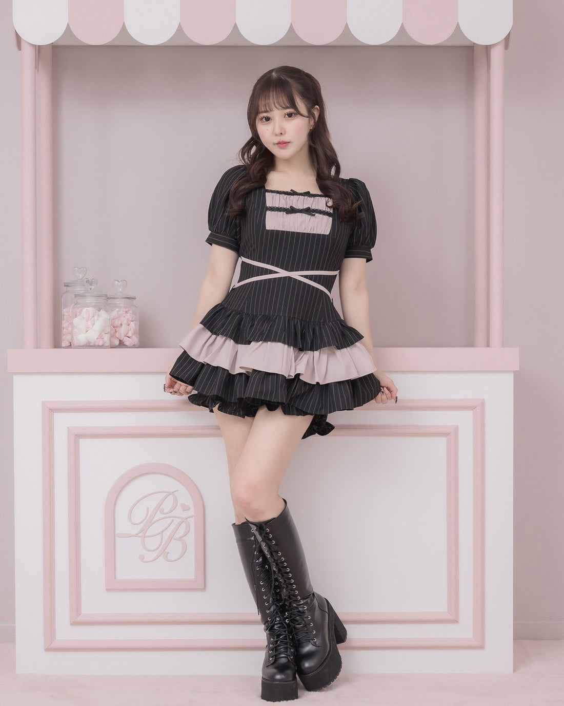 モデル身長：157m/着用カラー：ブラックストライプ