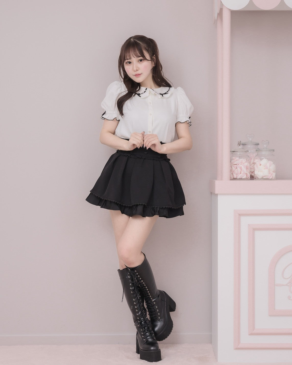 モデル身長：157cm/着用カラー：ホワイト×ブラック
