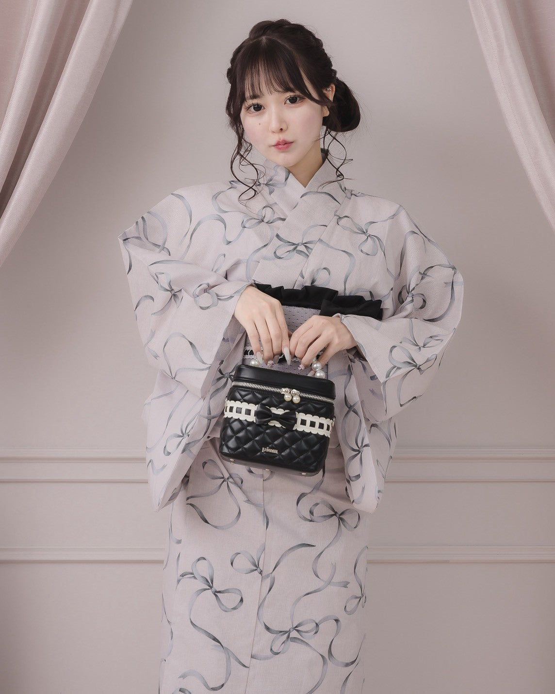 【大人気】pium ビジューキルティングバニティバッグ 白　ピウム　アイボリー ビジューキルティングバニティバッグ – pium