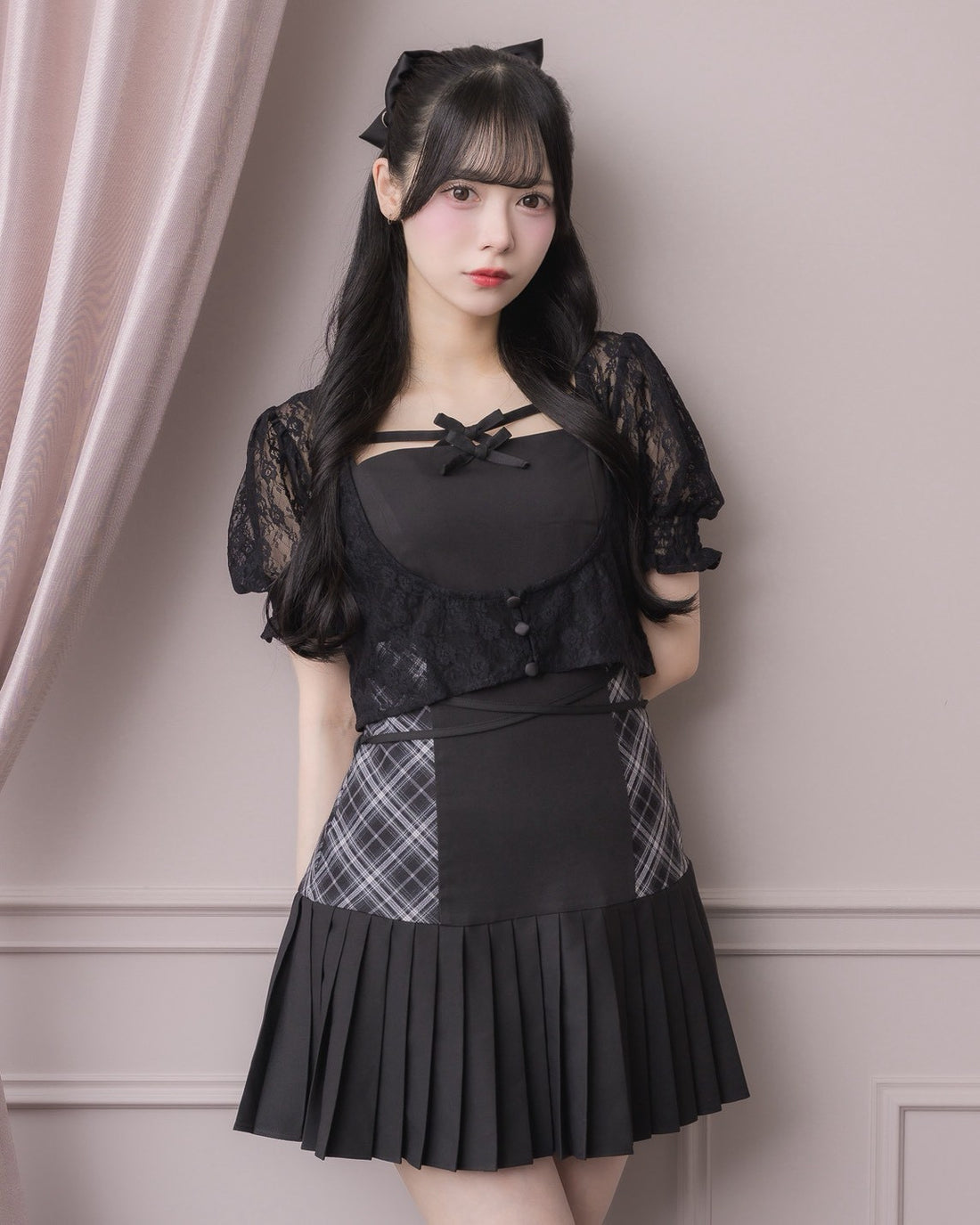 モデル身長：155cm/着用カラー:ブラック×ブラック